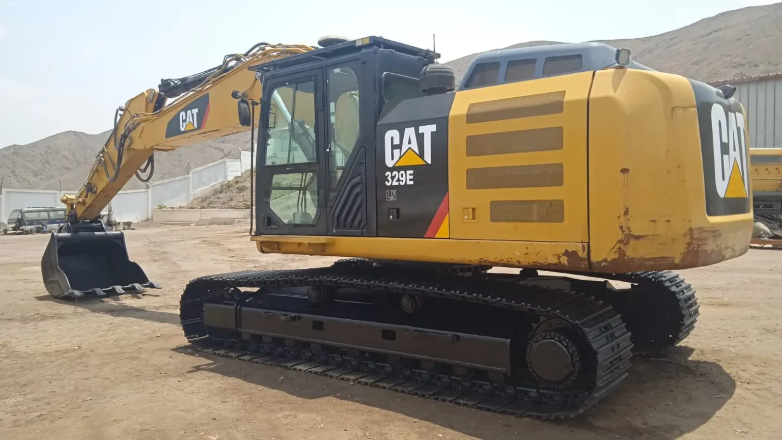 Cat 329E 2011 | Lateral
